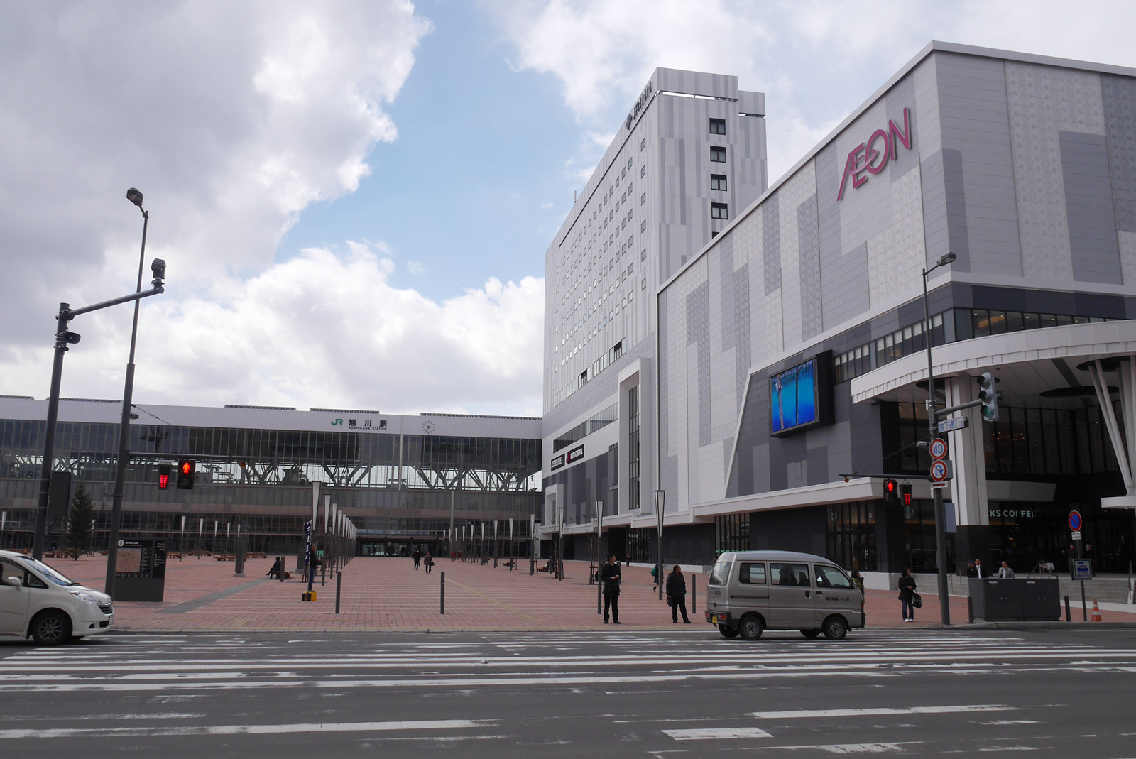 旭川に北海道新幹線を伸ばすべき 旭川駅は新幹線が停まる駅のように立派