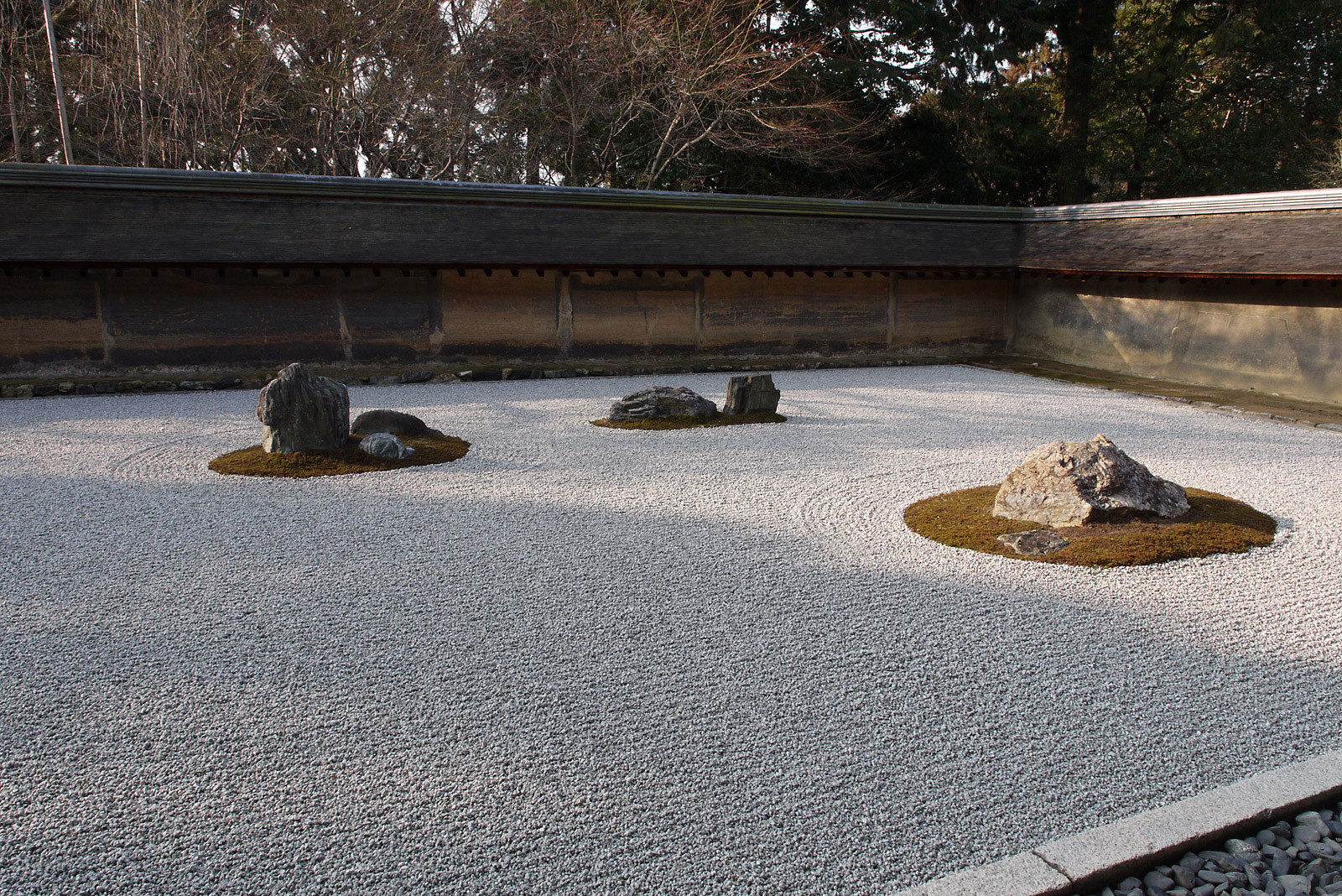 京都庭めぐりの旅 ～ 龍安寺石庭